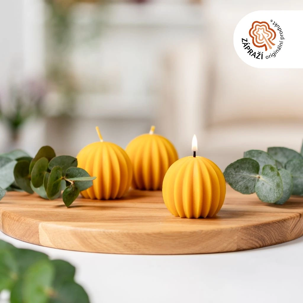 TVOJE SVÍČKA Včelí svíce koule s drážkami