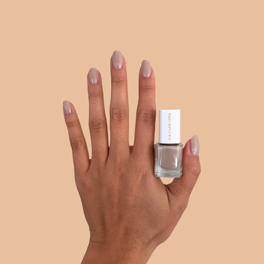 KIA CHARLOTTA Lak na nehty - Balanced (5ml)