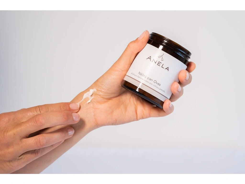 ANELA Něžný pan Oves – zklidňující šlehané máslo pro citlivou pokožku