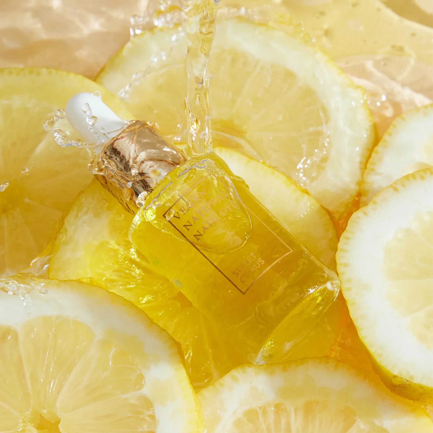 KIA CHARLOTTA Pečující olejíček na nehty a nehtovou kůžičku (9ml)