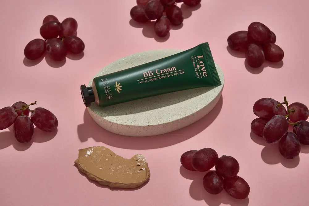 LOVE ETHICAL BEAUTY BB krém SPF 15 – Medium