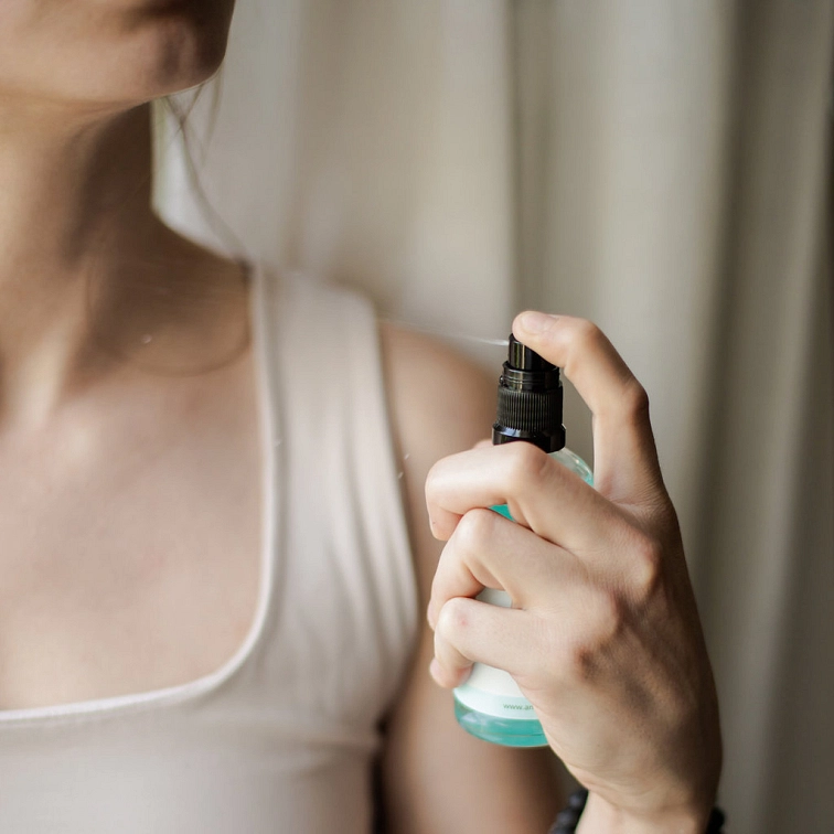 ANELA Modré z nebe - hydratační mlha pro všechny typy pleti