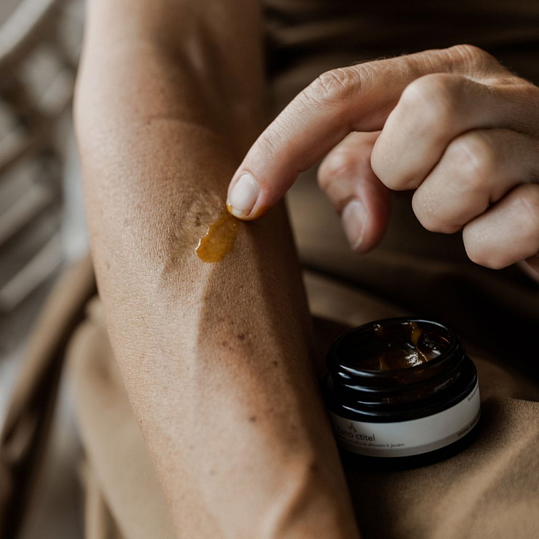 ANELA Zorro ctitel - balzám na ošetření pokožky se sklonem k jizvám